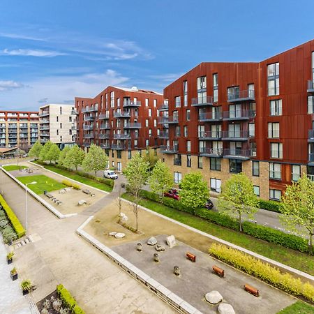 Stylish Surrey Quays Apartment - 10 Mins From Station Лондон Екстер'єр фото