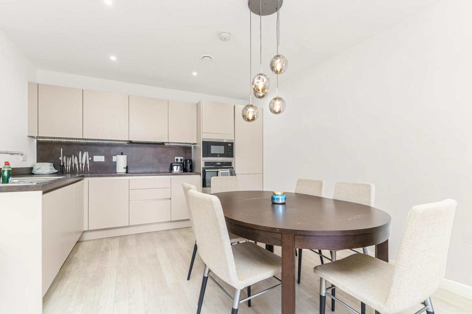 Stylish Surrey Quays Apartment - 10 Mins From Station Лондон Екстер'єр фото